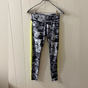 Champion women’s small Gray neon Camoflauge Leggings workout running gym